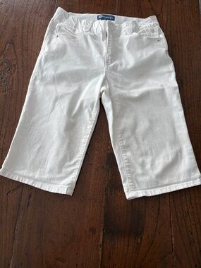 Democracy AbSolution White Denim Boot Cut Crop Bermuda Shorts Size 8